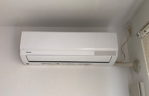ご依頼内容:引越しで不要になったTOSHIBA(東芝)製のエアコンの買取
