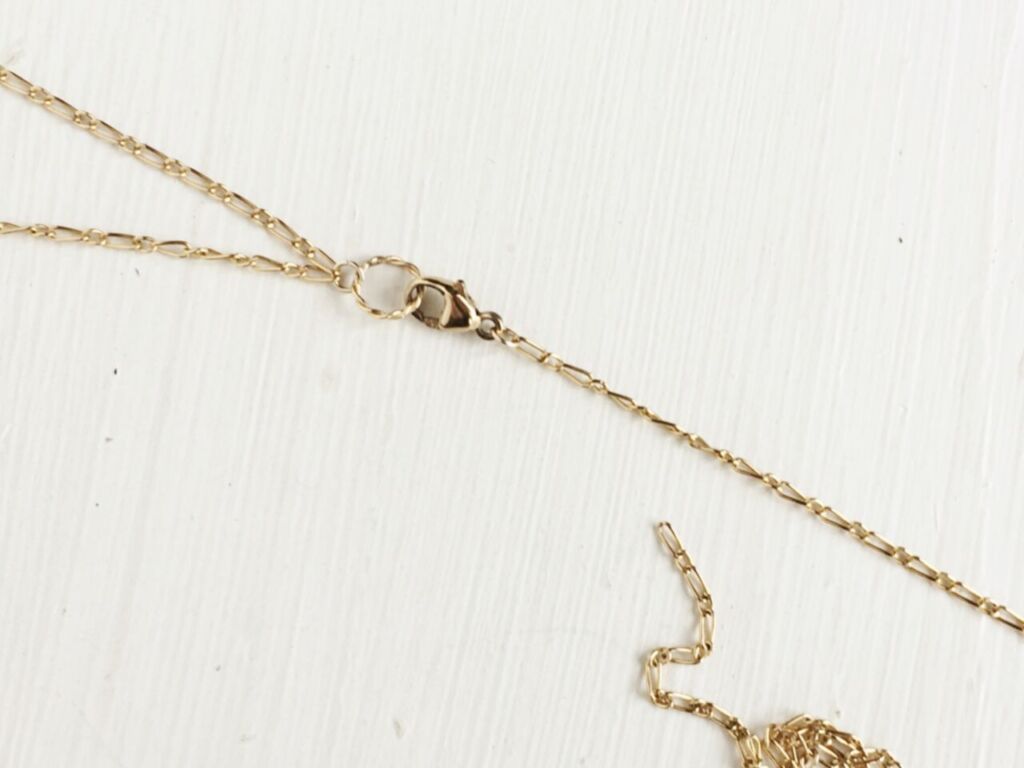 金歯や壊れたアクセサリーなど買取対象の貴金属