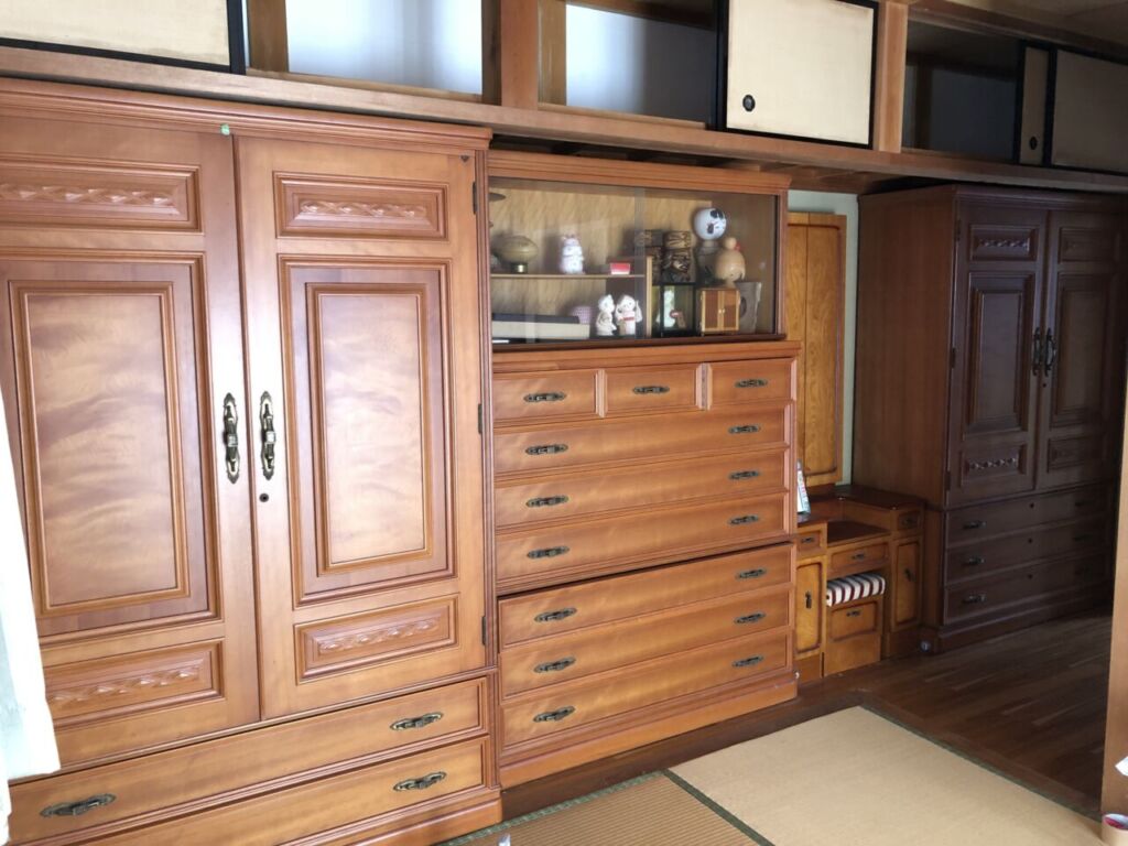 経年劣化した婚礼家具