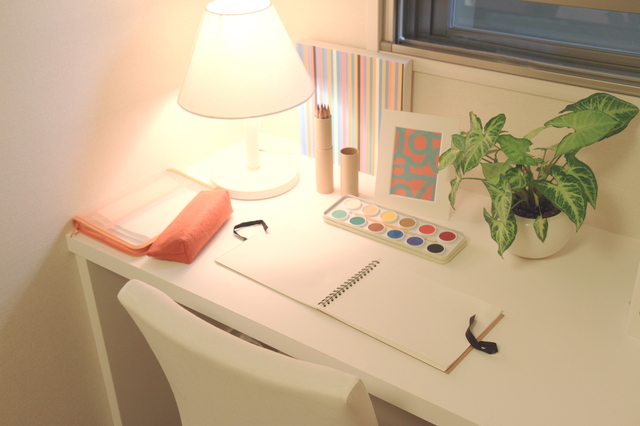 付属品が揃った学習机