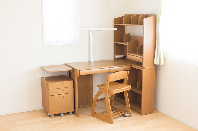 学習机の出張買取査定シーン