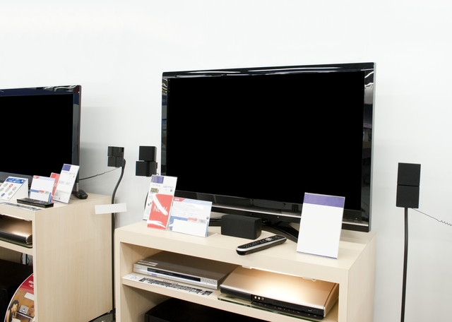 液晶テレビと有機ELテレビの比較イメージ