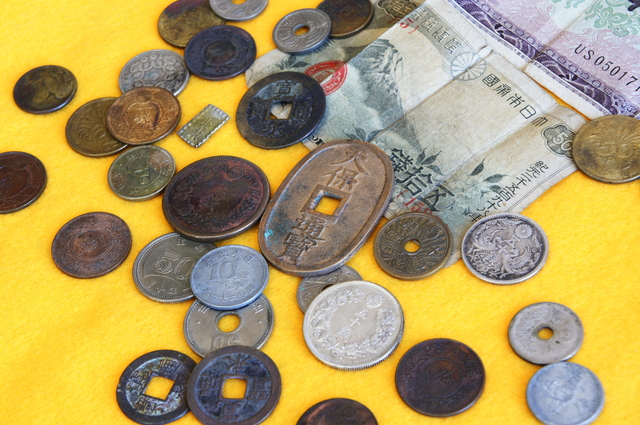 買取で高値がつきやすい古銭・貴金属・ブランド品