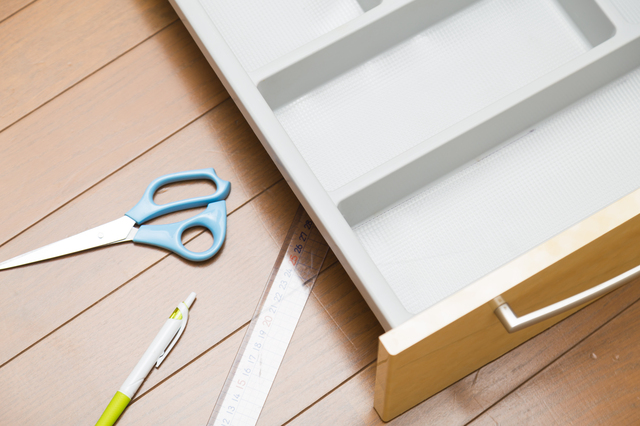 不要な文房具をすっきり手放したイメージ