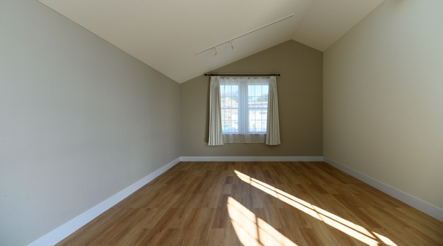 遺品整理後の片付いた部屋