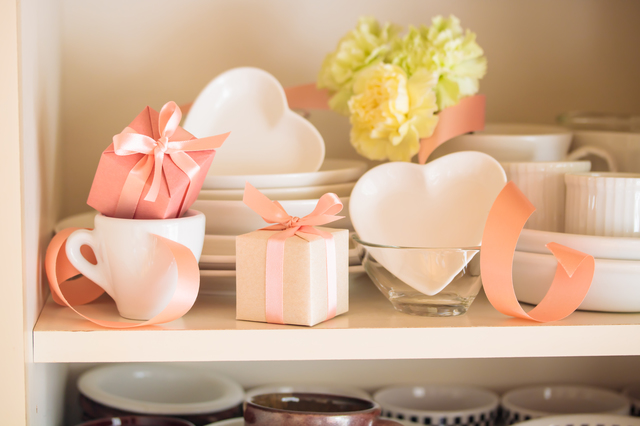 箱のまま眠っている引き出物の食器