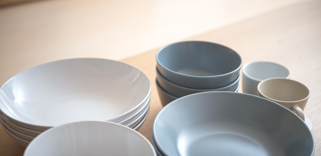 買取・寄付・譲渡など手放す方法を検討している食器の写真