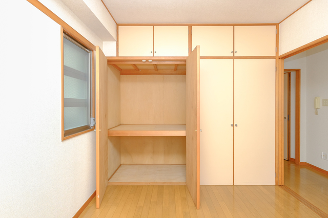 贈答品を手放してスッキリした押し入れ