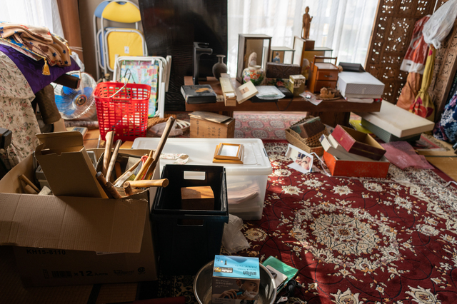 遺品整理が必要な一軒家の室内